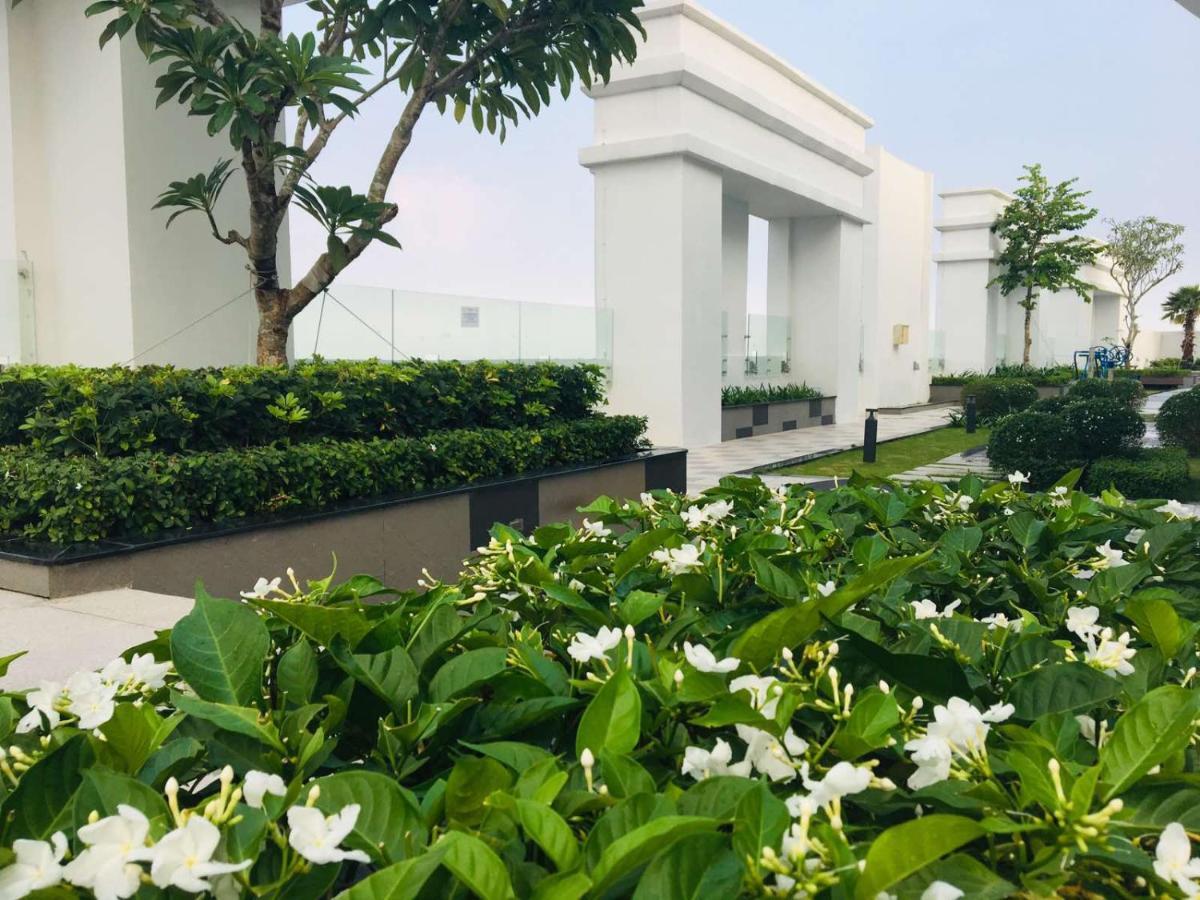 Gold Bee Dormitary Service Apartment Ho Chi Minh City Exterior photo