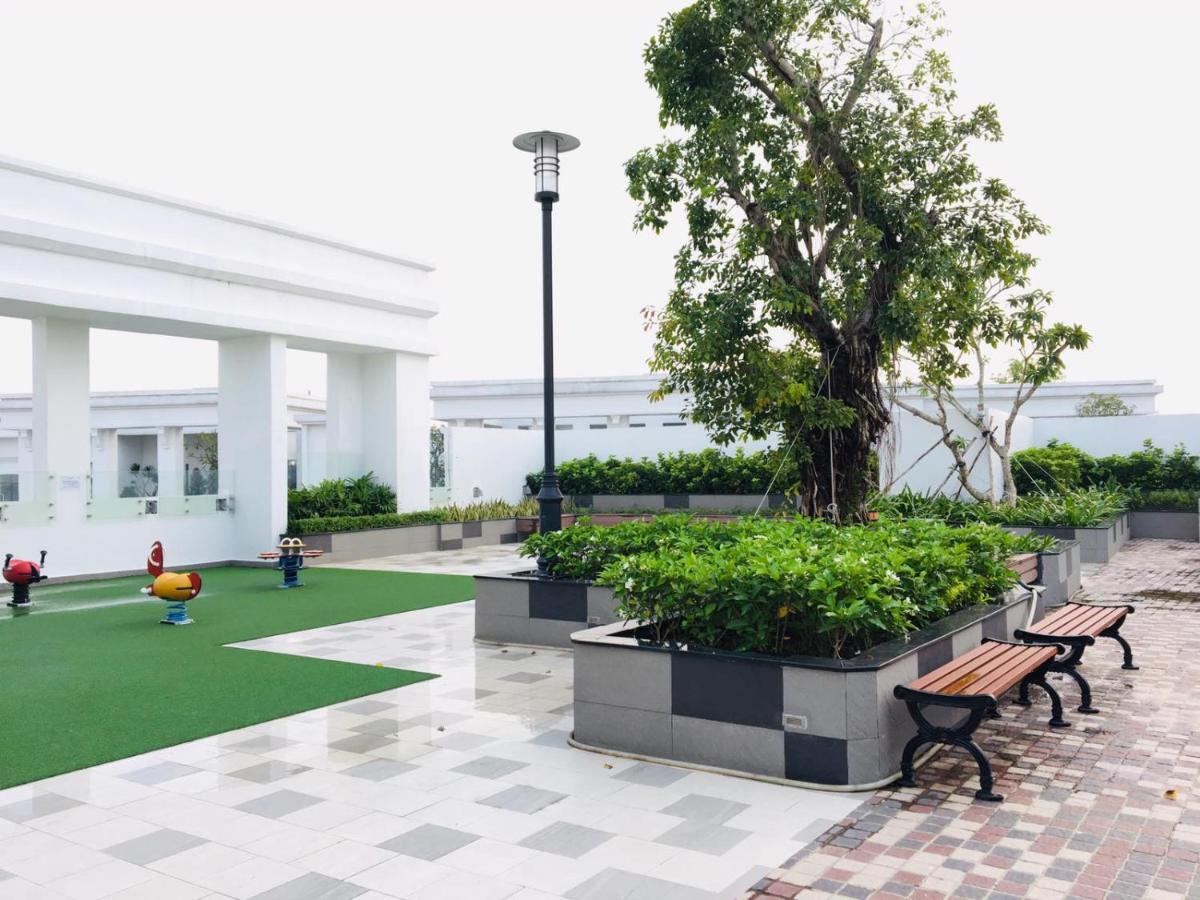 Gold Bee Dormitary Service Apartment Ho Chi Minh City Exterior photo