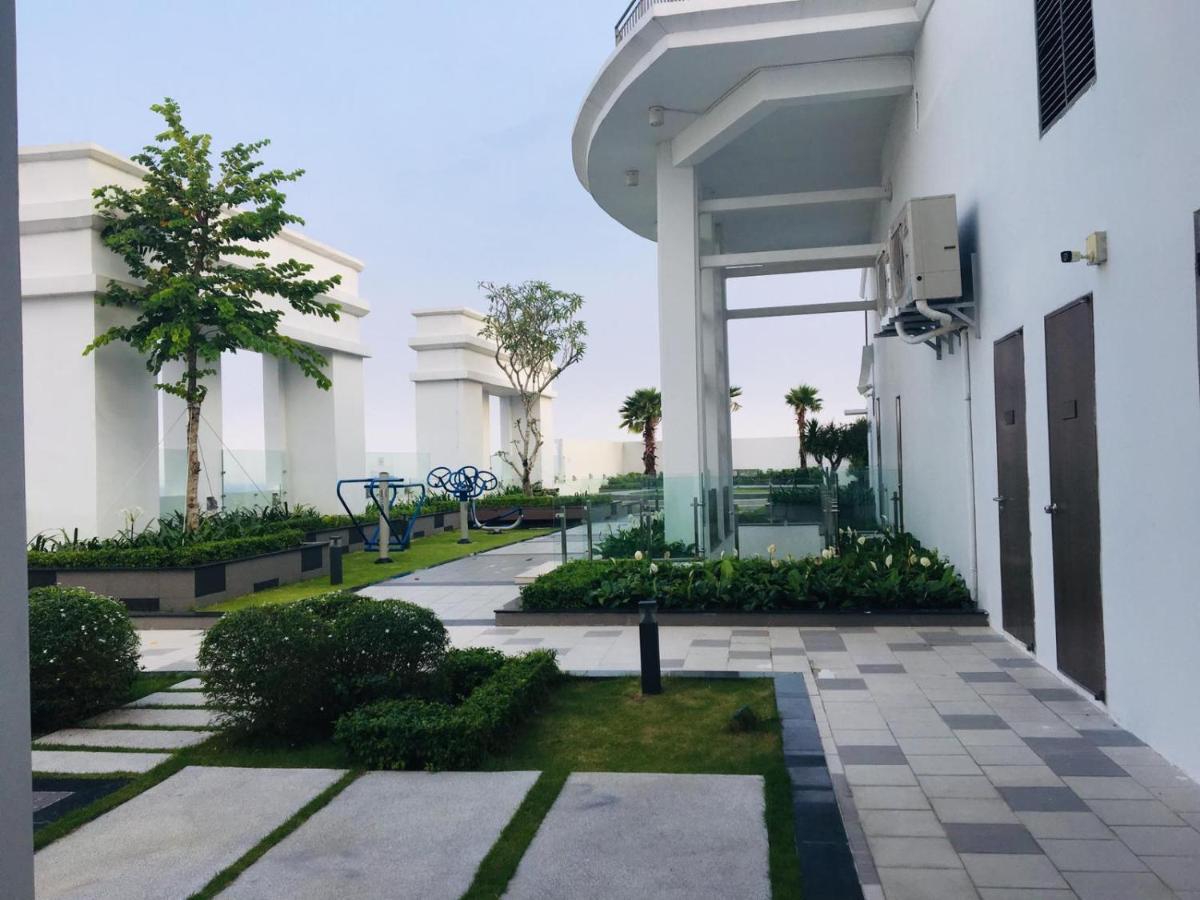 Gold Bee Dormitary Service Apartment Ho Chi Minh City Exterior photo