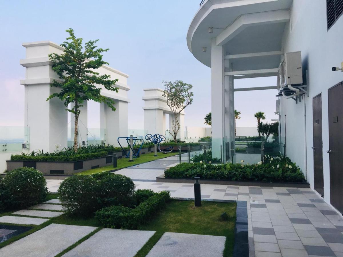 Gold Bee Dormitary Service Apartment Ho Chi Minh City Exterior photo