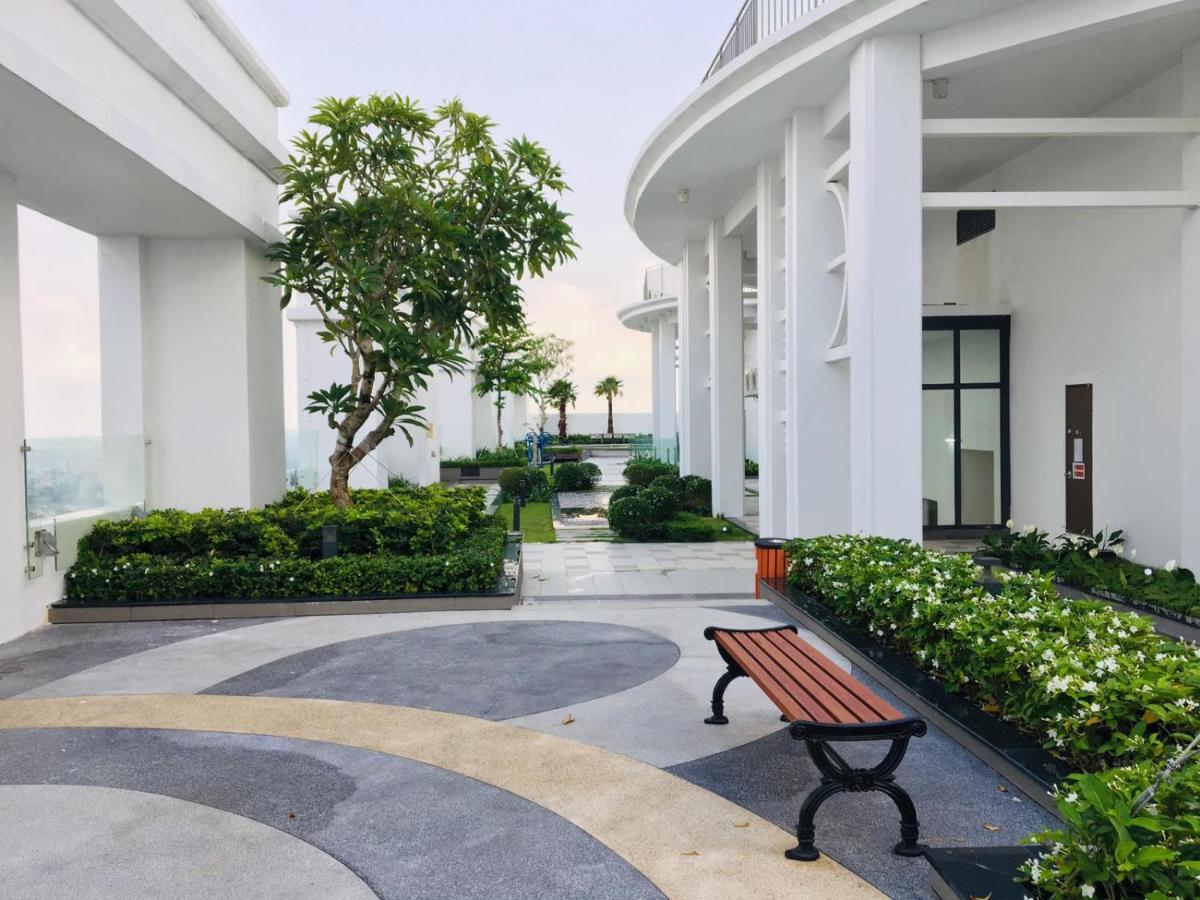 Gold Bee Dormitary Service Apartment Ho Chi Minh City Exterior photo